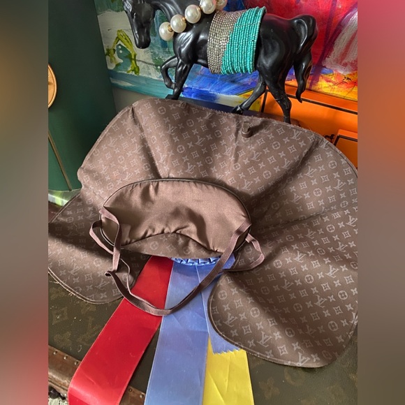 Rare LOUIS VUITTON VIP Gift 2005 Sleep Mask & Inflatable Travel Neck Pillow LV - Picture 7 of 8